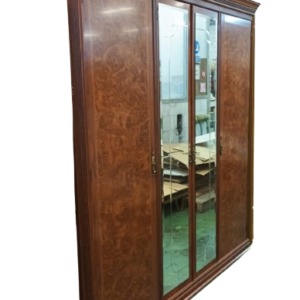 Armario clásico tallado 4 puertas