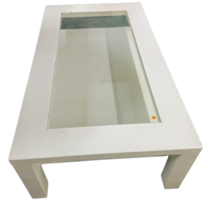 Mesita blanca con cristal rectangular