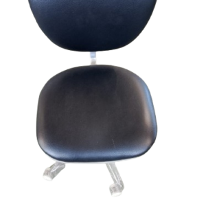1 Silla oficina tapizada polipiel negra
