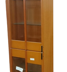 vitrina vertical con cristal