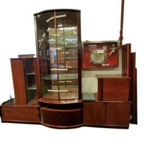 Mueble expositor clásico
