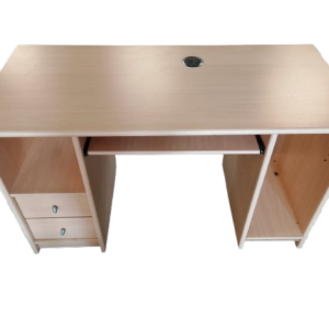 Mesa de escritorio de madera
